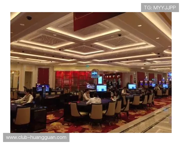澳门皇冠赌场图片带你领略赌场夜晚繁华景象与精彩娱乐活动的高清画面 澳门皇冠赌场图片带你领略赌场夜晚繁华景象与精彩娱乐活动的高清画面